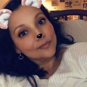 Meet your Posher, Erika m.